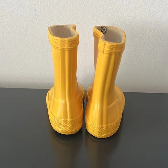 Yellow Hunter boots kids size 4 - Picture 4 of 4
